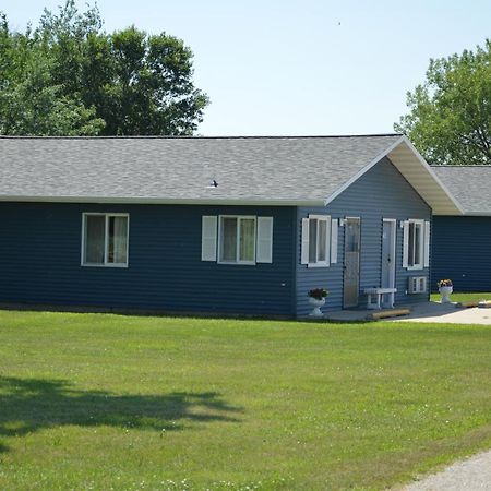 Americas Best Value Inn Suburban Emmetsburg Esterno foto