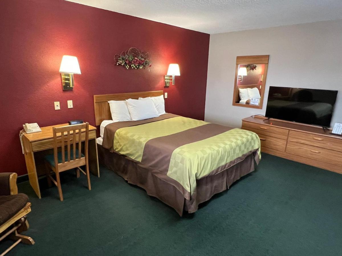 Americas Best Value Inn Suburban Emmetsburg Esterno foto