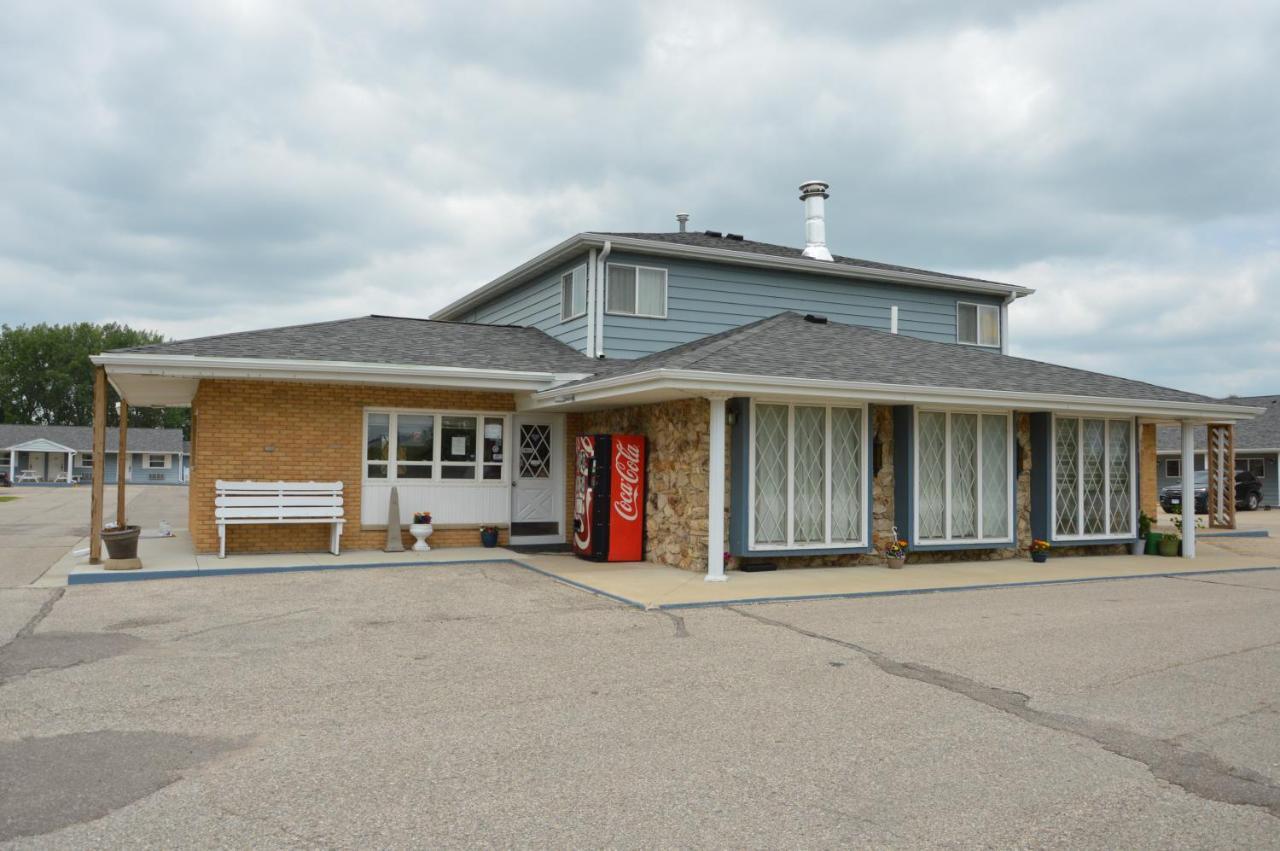 Americas Best Value Inn Suburban Emmetsburg Esterno foto