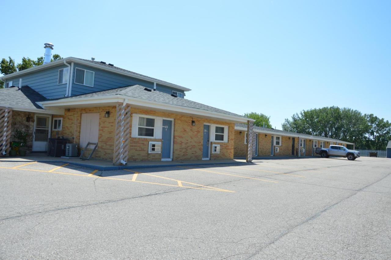 Americas Best Value Inn Suburban Emmetsburg Esterno foto